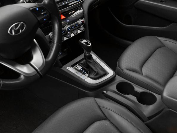 Hyundai Avante VI Рестайлинг с пробегом 2019 года, цена 1 930 000 рублей, 79477 км, седан, Автокод Объявления