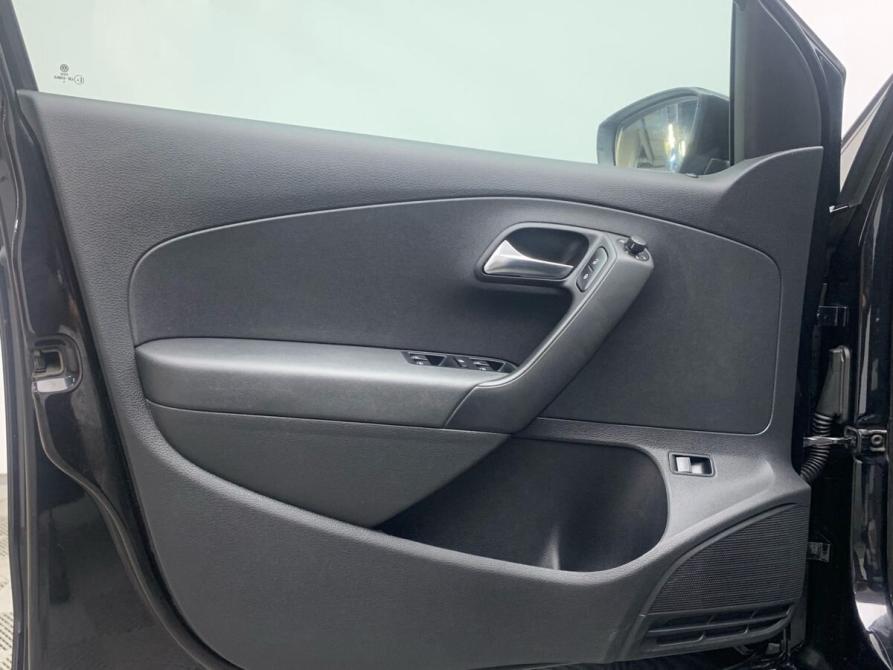 Volkswagen Polo V Рестайлинг Мурманск  - изображение 15
