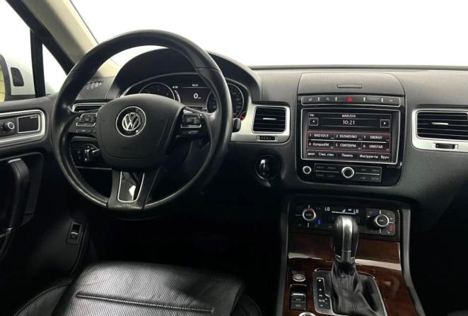 Volkswagen Touareg II Рестайлинг с пробегом 2015 года, цена 3 255 000 рублей, 102265 км, внедорожник, Автокод Объявления