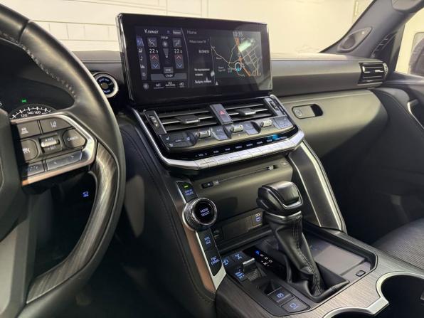 Toyota Land Cruiser 300 Series с пробегом 2021 года, цена 10 700 000 рублей, 94000 км, внедорожник, Автокод Объявления