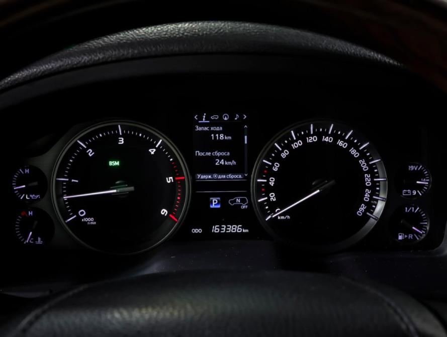 Toyota Land Cruiser 200 Series Рестайлинг 2 Москва  - изображение 17
