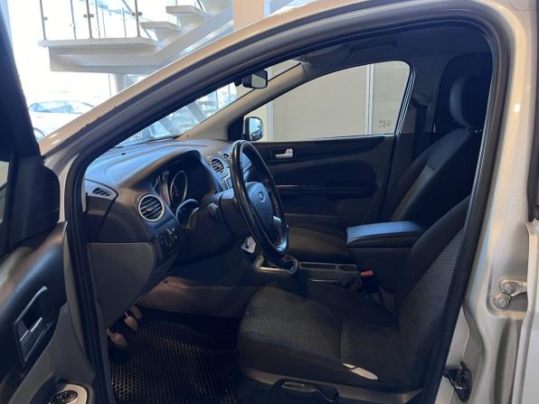 Ford Focus II Рестайлинг с пробегом 2011 года, цена 387 000 рублей, 347917 км, седан, Автокод Объявления