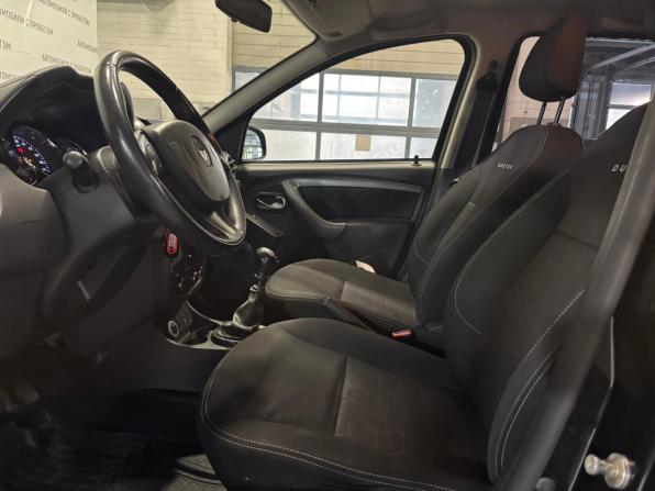 Renault Duster I Рестайлинг с пробегом 2017 года, цена 889 000 рублей, 215000 км, внедорожник, Автокод Объявления