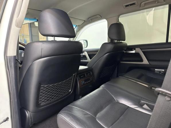 Toyota Land Cruiser 200 Series Рестайлинг 2 с пробегом 2015 года, цена 4 750 000 рублей, 187000 км, внедорожник, Автокод Объявления