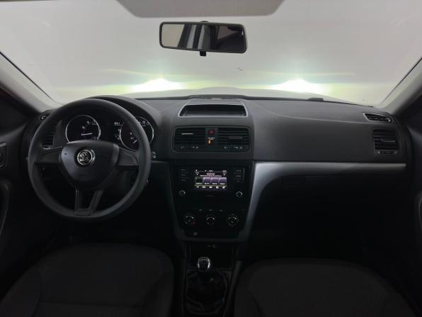 Skoda Yeti I Рестайлинг с пробегом 2018 года, цена 1 415 000 рублей, 208195 км, внедорожник, Автокод Объявления