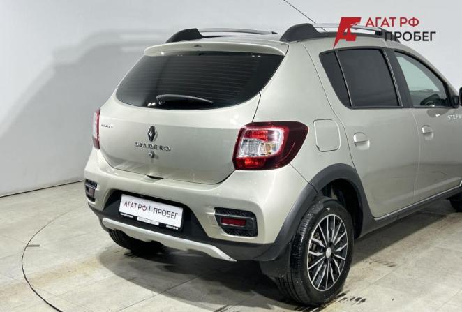 Renault Sandero II с пробегом 2018 года, цена 950 000 рублей, 137018 км, хэтчбек, Автокод Объявления