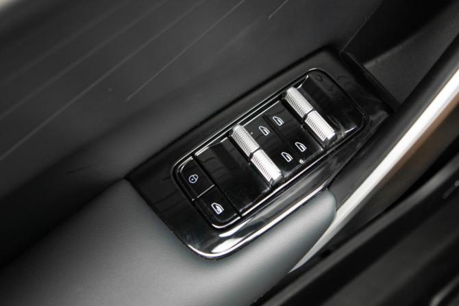 Geely Atlas II с пробегом 2024 года, цена 3 000 000 рублей, 14292 км, внедорожник, Автокод Объявления