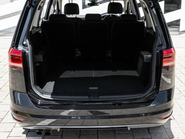 Volkswagen Touran II с пробегом 2015 года, цена 1 465 000 рублей, 136410 км, компактвэн, Автокод Объявления