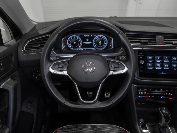 Volkswagen Tiguan II Рестайлинг с пробегом 2022 года, цена 3 460 000 рублей, 56725 км, внедорожник, Автокод Объявления