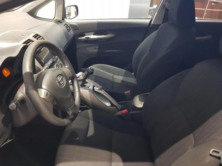 Toyota Auris I Москва  - изображение 9