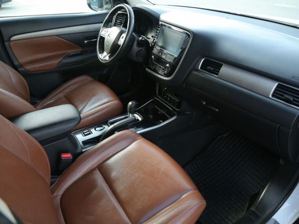 Mitsubishi Outlander III Рестайлинг 3 с пробегом 2018 года, цена 1 735 000 рублей, 135000 км, внедорожник, Автокод Объявления