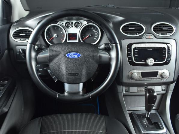 Ford Focus II Рестайлинг с пробегом 2010 года, цена 679 995 рублей, 252115 км, седан, Автокод Объявления