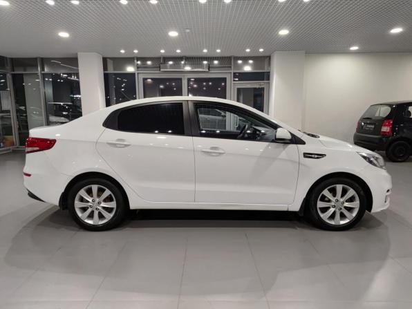 Kia Rio III Рестайлинг с пробегом 2017 года, цена 1 035 000 рублей, 164563 км, седан, Автокод Объявления