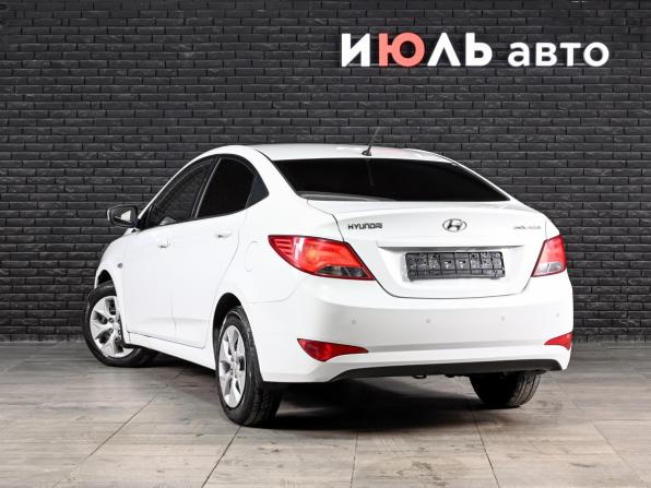Hyundai Solaris I Рестайлинг с пробегом 2014 года, цена 750 000 рублей, 213124 км, седан, Автокод Объявления