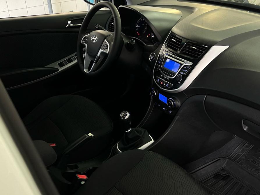Hyundai Solaris I Волгоград  - изображение 19