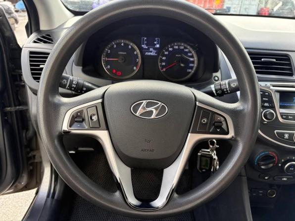 Hyundai Solaris I Рестайлинг с пробегом 2015 года, цена 730 000 рублей, 209000 км, седан, Автокод Объявления