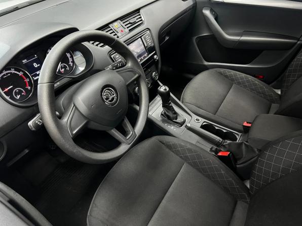 Skoda Octavia III (A7) Рестайлинг с пробегом 2019 года, цена 1 590 000 рублей, 169862 км, лифтбек, Автокод Объявления