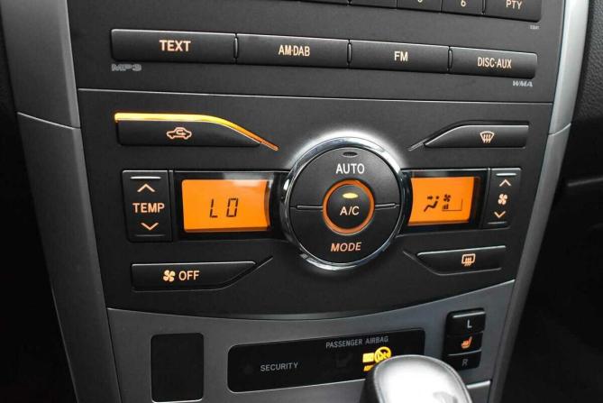 Toyota Corolla X (E140 E150) Рестайлинг с пробегом 2010 года, цена 1 010 000 рублей, 186791 км, седан, Автокод Объявления