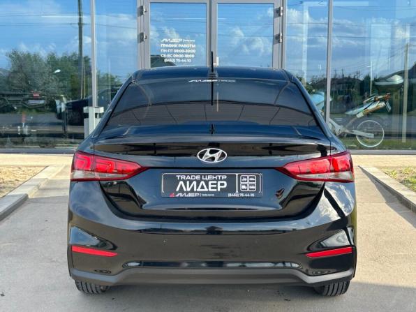 Hyundai Solaris II с пробегом 2018 года, цена 1 300 000 рублей, 84461 км, седан, Автокод Объявления