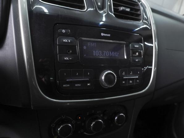 Renault Logan II Рестайлинг с пробегом 2021 года, цена 899 000 рублей, 136545 км, седан, Автокод Объявления