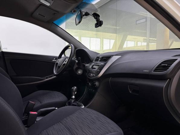 Hyundai Solaris I Рестайлинг с пробегом 2015 года, цена 799 000 рублей, 197000 км, хэтчбек, Автокод Объявления