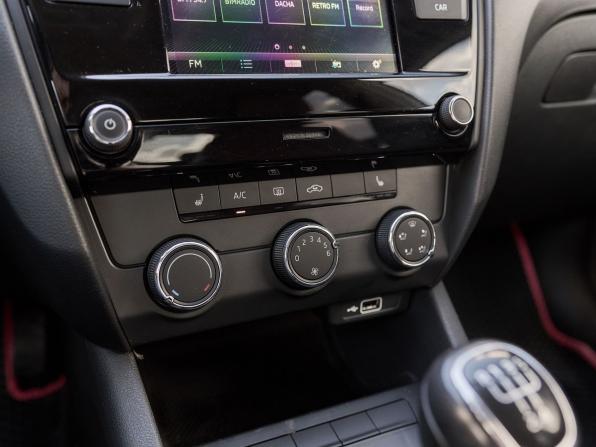 Skoda Octavia III (A7) Рестайлинг с пробегом 2019 года, цена 1 824 000 рублей, 93037 км, лифтбек, Автокод Объявления