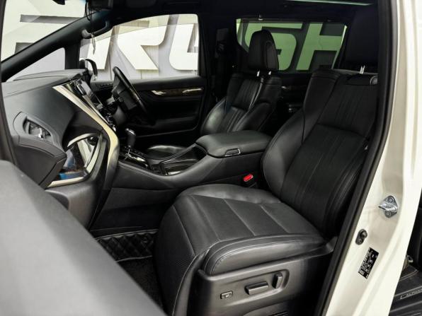 Toyota Alphard III Рестайлинг с пробегом 2021 года, цена 5 999 000 рублей, 25000 км, минивэн, Автокод Объявления