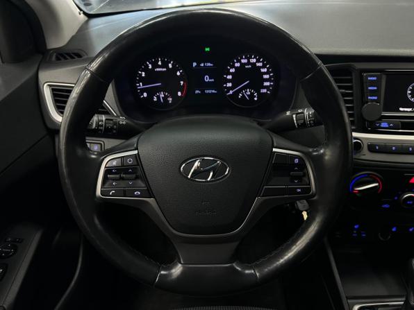 Hyundai Solaris II с пробегом 2018 года, цена 1 155 000 рублей, 131197 км, седан, Автокод Объявления