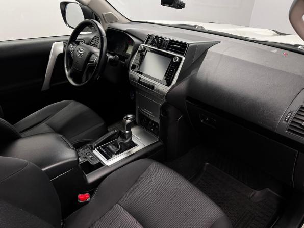 Toyota Land Cruiser Prado 150 Series Рестайлинг 2 с пробегом 2018 года, цена 4 625 000 рублей, 104270 км, внедорожник, Автокод Объявления