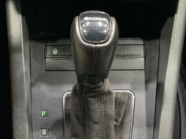 Skoda Octavia III (A7) с пробегом 2016 года, цена 915 000 рублей, 285508 км, лифтбек, Автокод Объявления