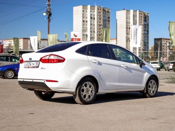 Ford Fiesta Mk6 Рестайлинг с пробегом 2015 года, цена 799 000 рублей, 80798 км, седан, Автокод Объявления