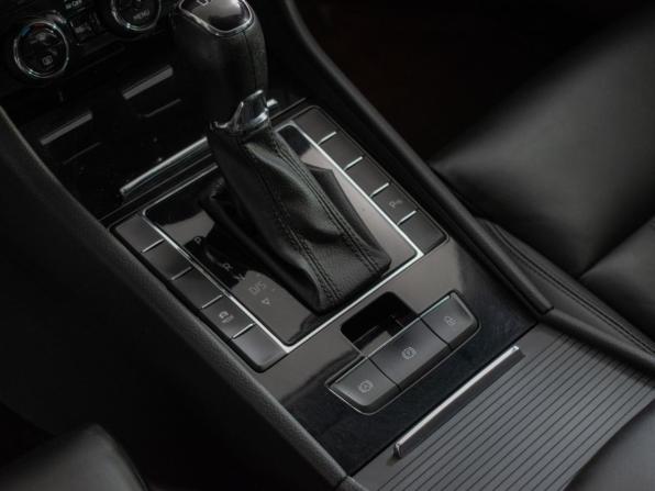 Skoda Superb III с пробегом 2018 года, цена 2 460 000 рублей, 74846 км, лифтбек, Автокод Объявления