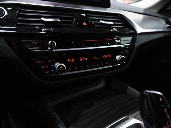 BMW 5 серии VII (G30/G31/G38) с пробегом 2018 года, цена 3 279 585 рублей, 116787 км, седан, Автокод Объявления