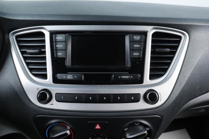 Hyundai Solaris II с пробегом 2019 года, цена 1 359 000 рублей, 139000 км, седан, Автокод Объявления