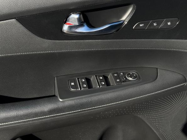 Kia Cerato IV Рестайлинг с пробегом 2022 года, цена 2 480 000 рублей, 70200 км, седан, Автокод Объявления