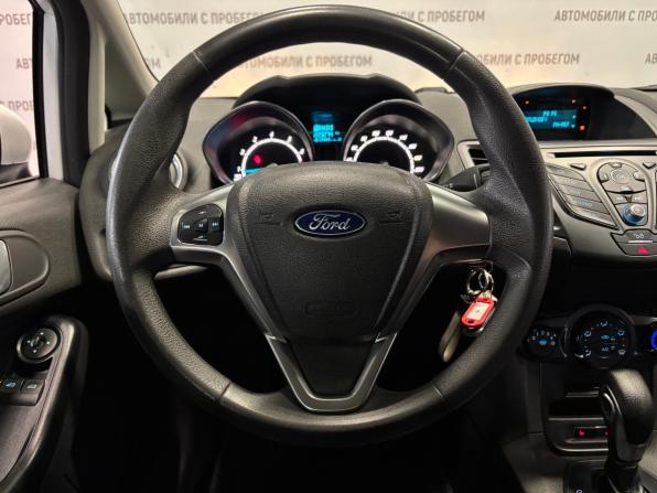 Ford Fiesta Mk6 Рестайлинг с пробегом 2015 года, цена 629 000 рублей, 223000 км, седан, Автокод Объявления