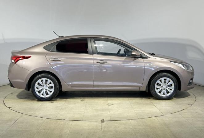Hyundai Solaris II с пробегом 2018 года, цена 1 350 000 рублей, 103679 км, седан, Автокод Объявления