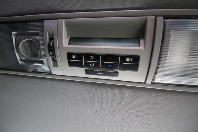Volkswagen Caravelle T5 с пробегом 2006 года, цена 1 280 000 рублей, 371000 км, минивэн, Автокод Объявления