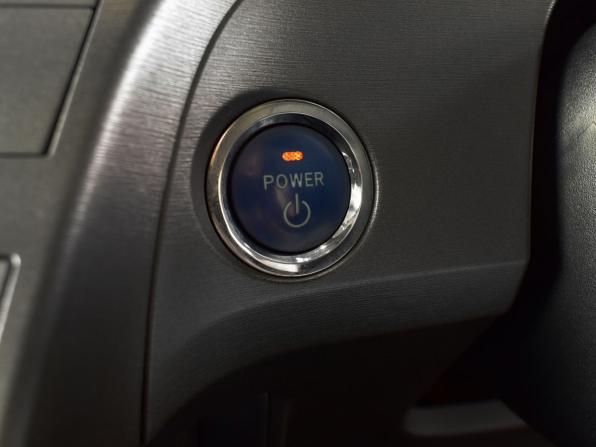 Toyota Prius III Рестайлинг (XW30) с пробегом 2012 года, цена 999 995 рублей, 188736 км, лифтбек, Автокод Объявления