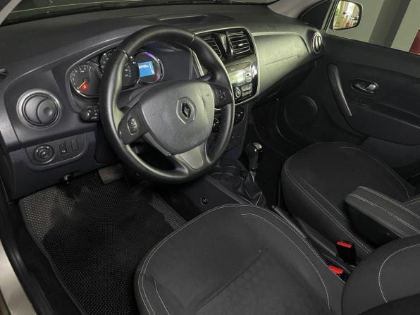 Renault Logan II с пробегом 2018 года, цена 799 000 рублей, 102382 км, седан, Автокод Объявления