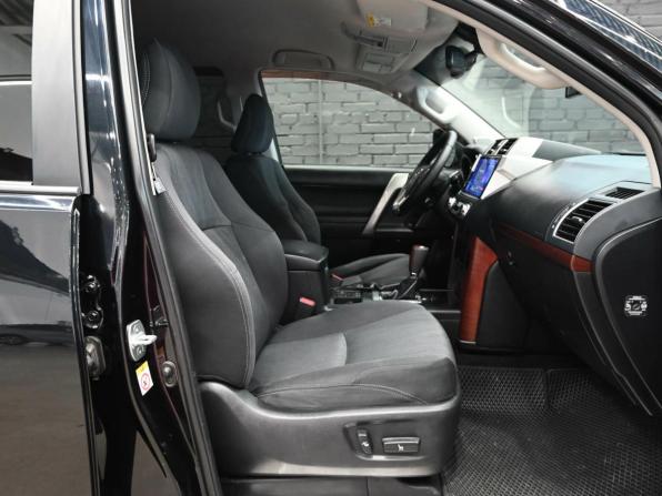 Toyota Land Cruiser Prado 150 Series Рестайлинг 1 с пробегом 2013 года, цена 3 495 000 рублей, 134911 км, внедорожник, Автокод Объявления
