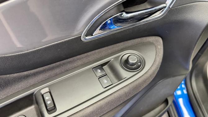 Opel Mokka I с пробегом 2014 года, цена 825 000 рублей, 177108 км, внедорожник, Автокод Объявления