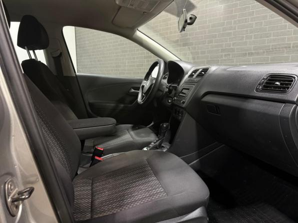 Volkswagen Polo V Рестайлинг с пробегом 2019 года, цена 1 300 000 рублей, 73094 км, седан, Автокод Объявления
