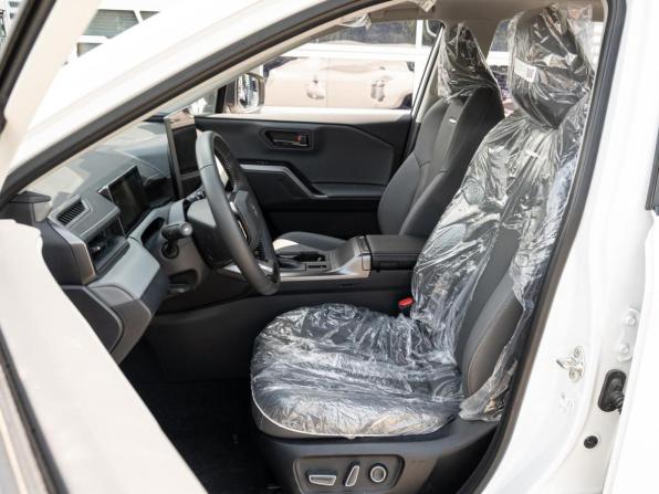 Toyota RAV4 VI (XA60) с пробегом 2025 года, цена 3 990 000 рублей, 17 км, внедорожник, Автокод Объявления
