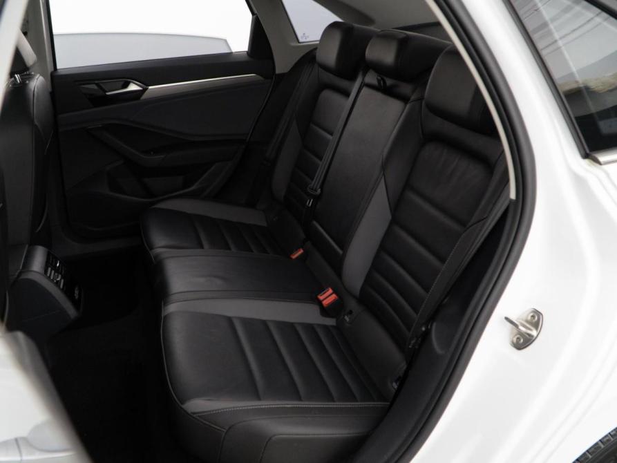 Volkswagen Sagitar III Москва  - изображение 9