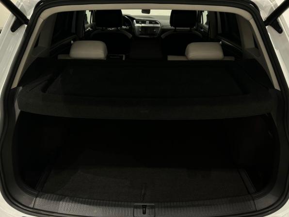Volkswagen Tiguan II с пробегом 2019 года, цена 1 749 000 рублей, 191834 км, внедорожник, Автокод Объявления