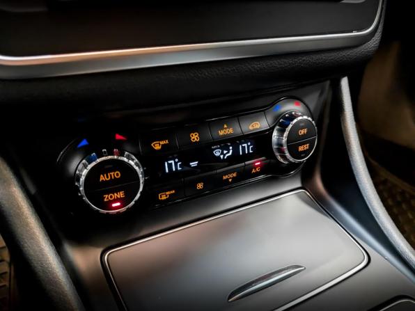 Mercedes-Benz GLA I (X156) Рестайлинг с пробегом 2019 года, цена 2 530 000 рублей, 73000 км, внедорожник, Автокод Объявления
