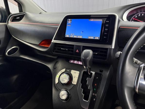 Toyota Sienta II с пробегом 2016 года, цена 1 377 000 рублей, 85129 км, минивэн, Автокод Объявления