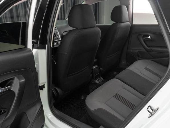 Volkswagen Polo V Рестайлинг с пробегом 2016 года, цена 1 079 000 рублей, 174717 км, седан, Автокод Объявления
