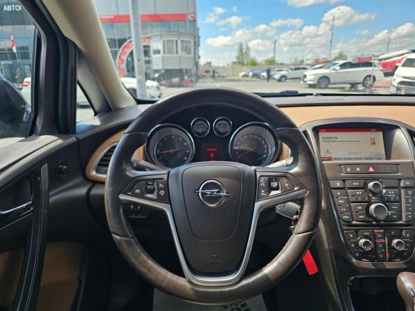 Opel Astra J Рестайлинг с пробегом 2014 года, цена 849 995 рублей, 83796 км, седан, Автокод Объявления